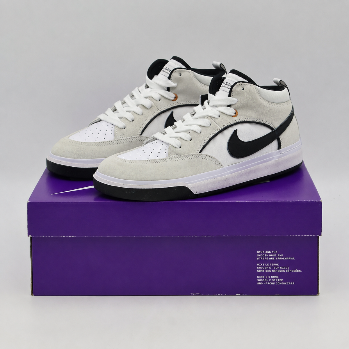 DX4361-100 Nike SB React Leo White Black (Men's)