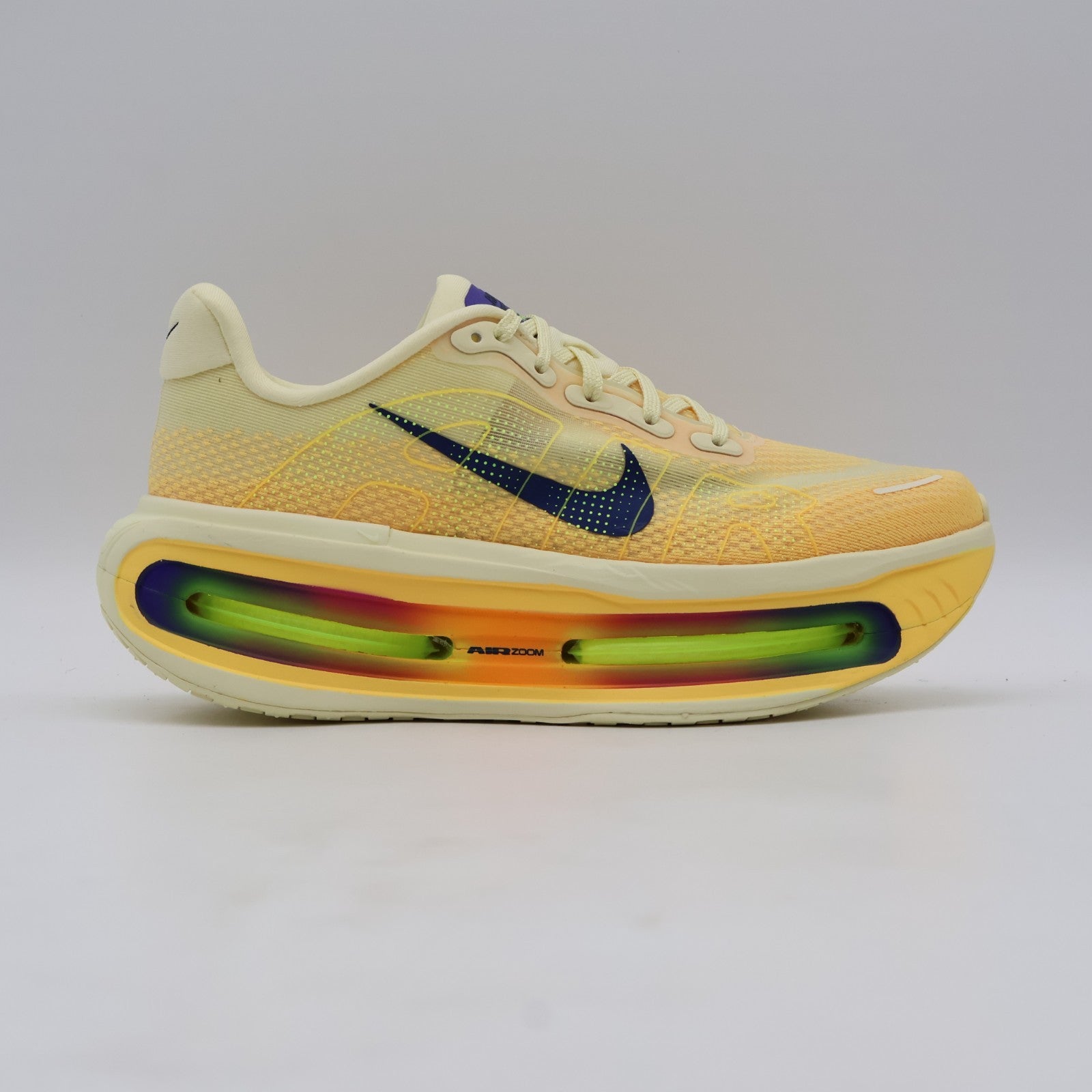 HQ2050-701 Nike Vomero Premium Alabaster (Men's)