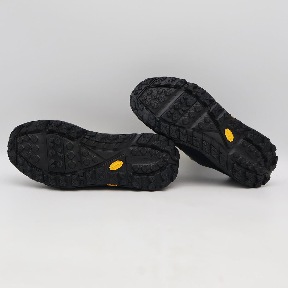 1147952-BBLC Hoka Tor Summit Black (Men's)