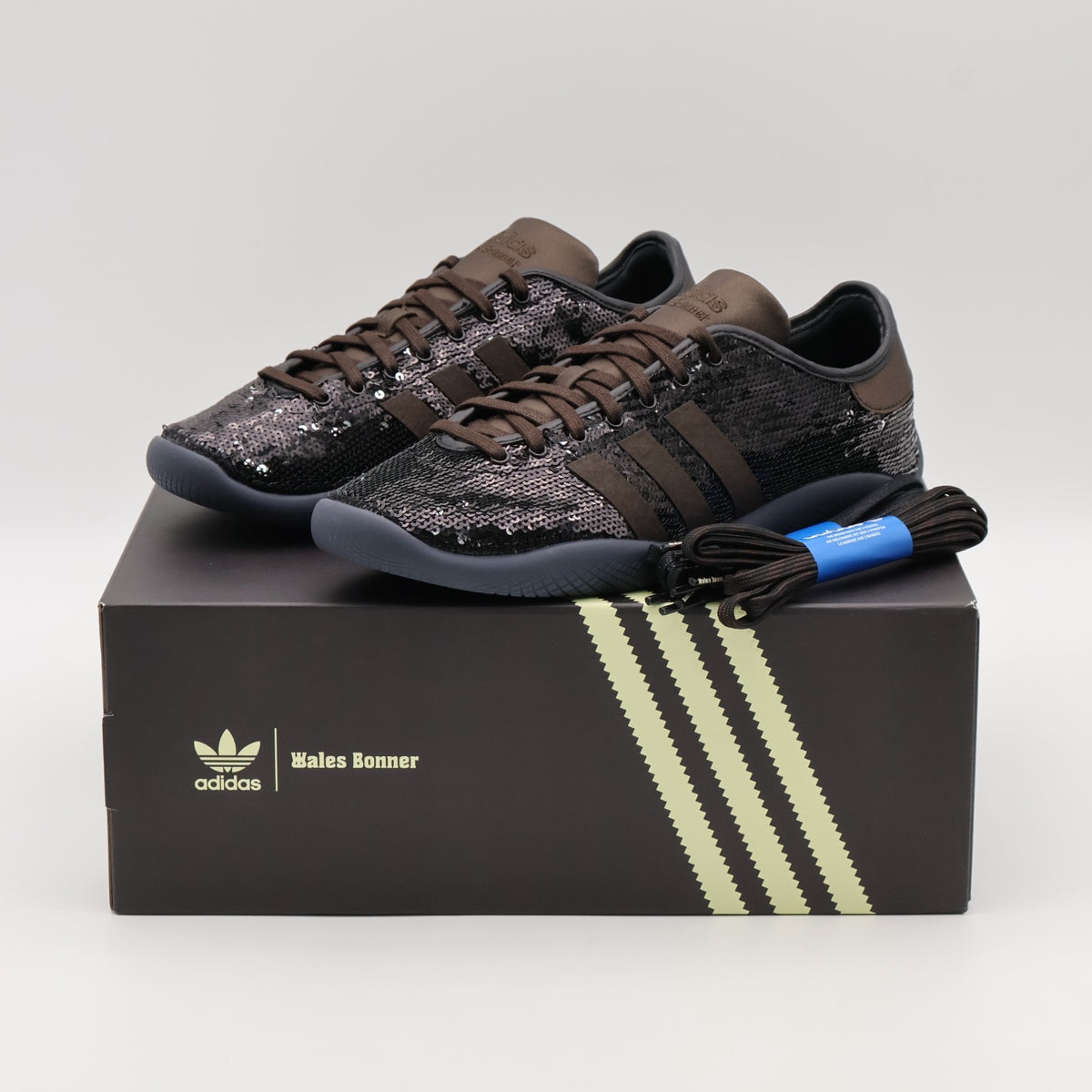JR0259 Wales Bonner Ã adidas Originals Karintha Lo Core Black (Men's)