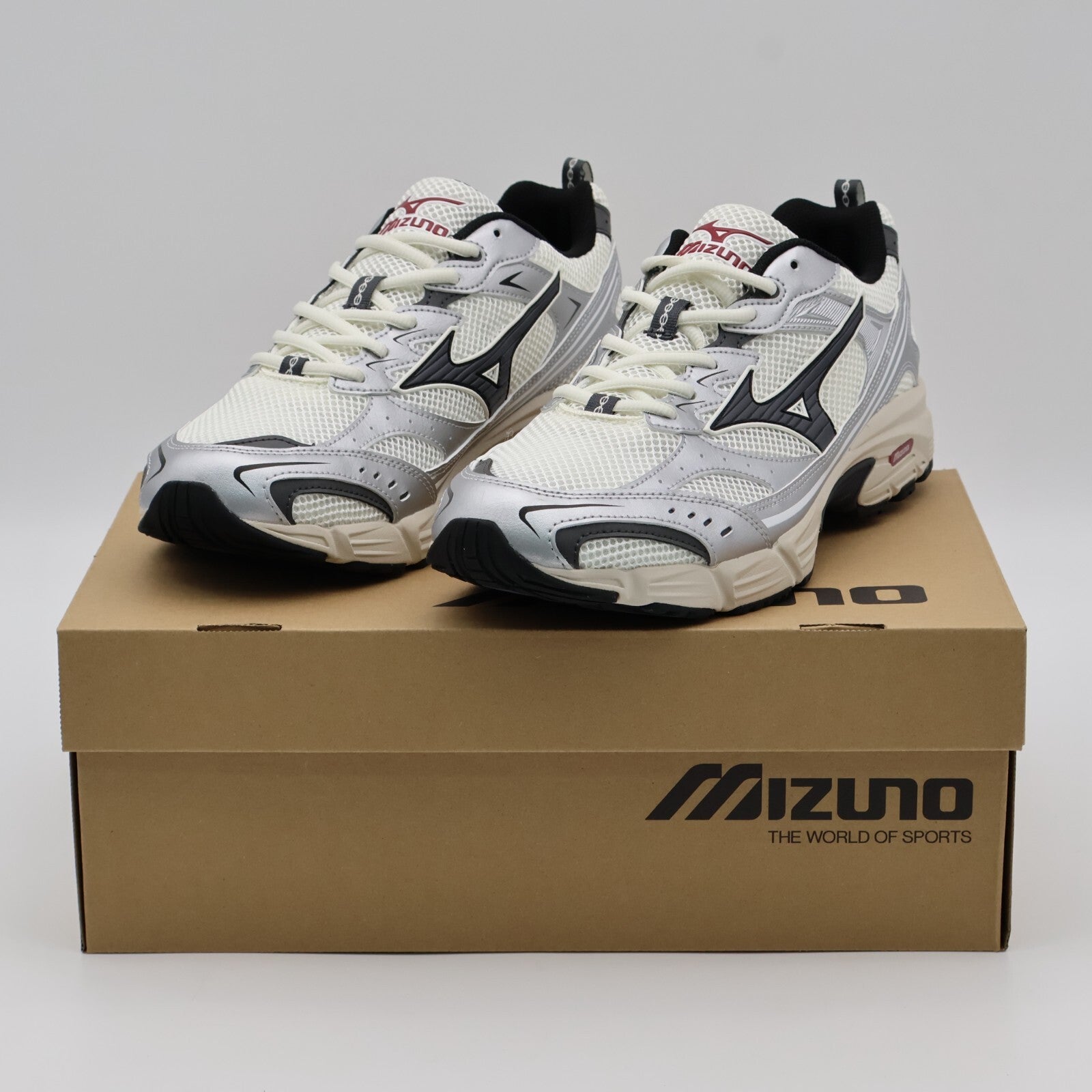 D1GA245101 Mizuno MXR OG White Black Silver (Men's)