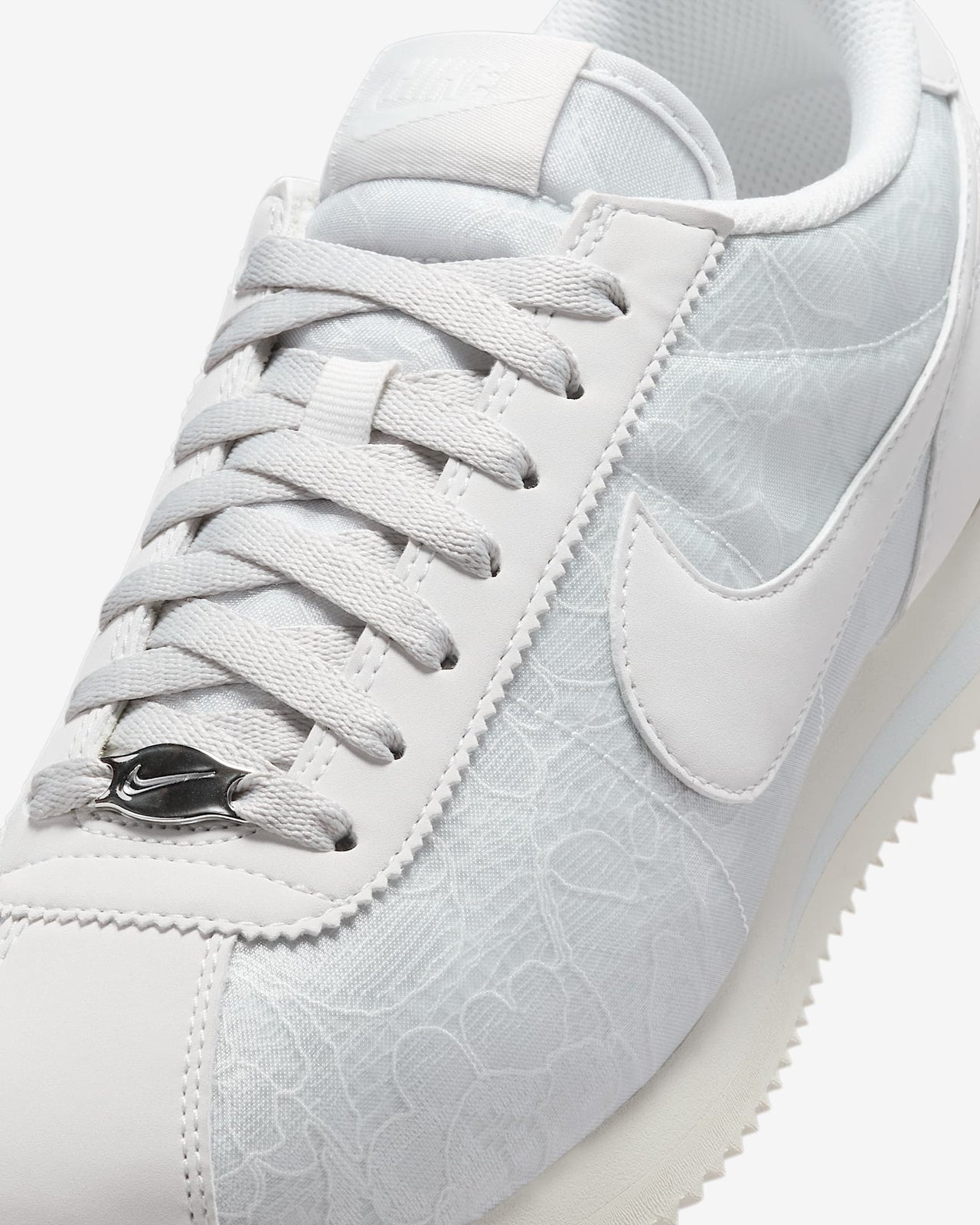 HM8286-001 Nike Cortez Platinum Tint Floral (Women's)