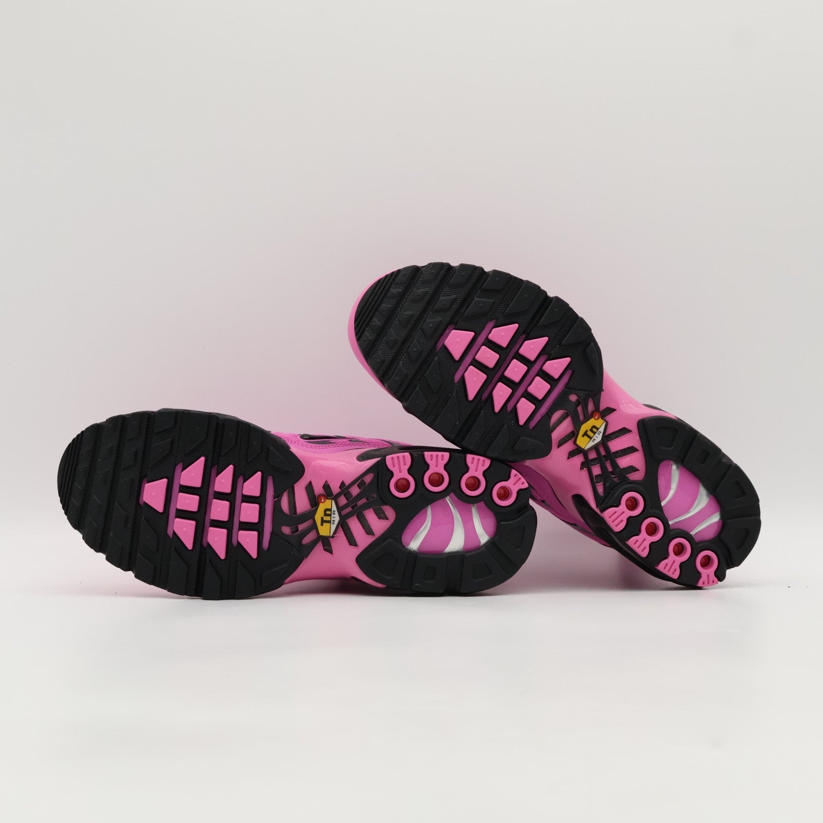 HJ9743-601 Nike Air Max Plus Black Pink (Women's)