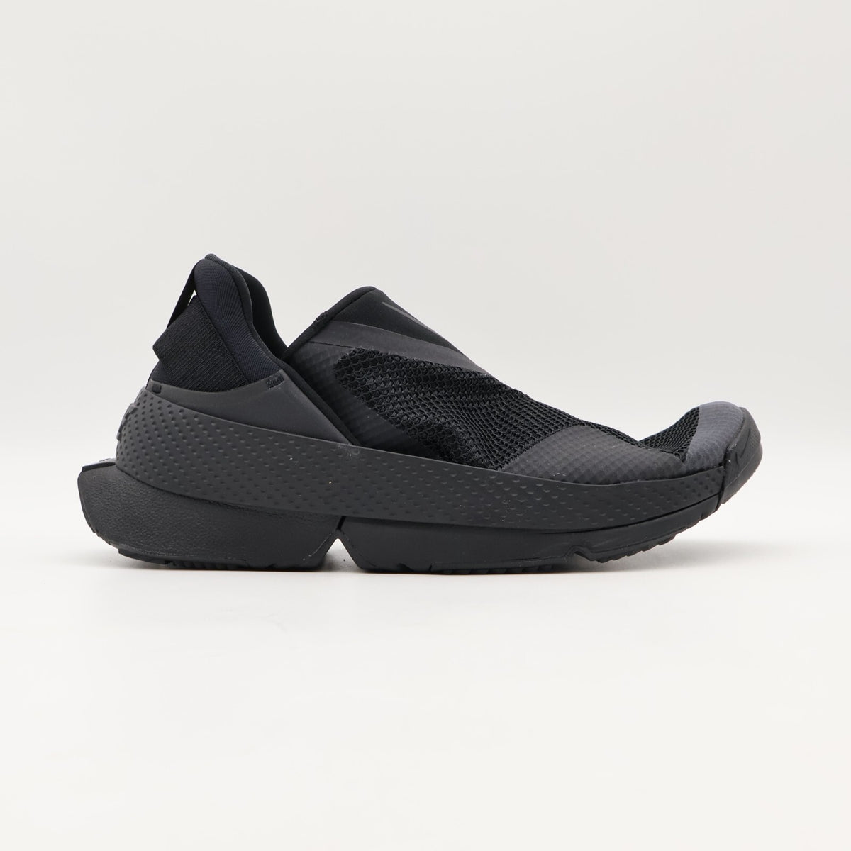 DR5540-006 Nike Women's Go FlyEase Triple Black (Women's)