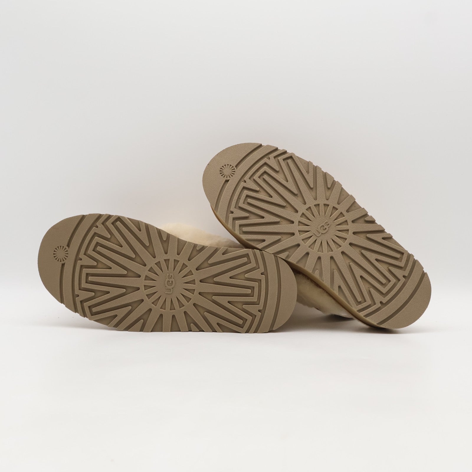 1113474-CHE UGG FUNKETTE CHESTNUT