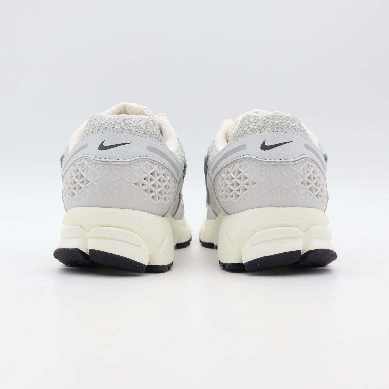 FD0884-025 Nike Zoom Vomero 5 Chrome Photon Dust Metallic Silver (Women's)