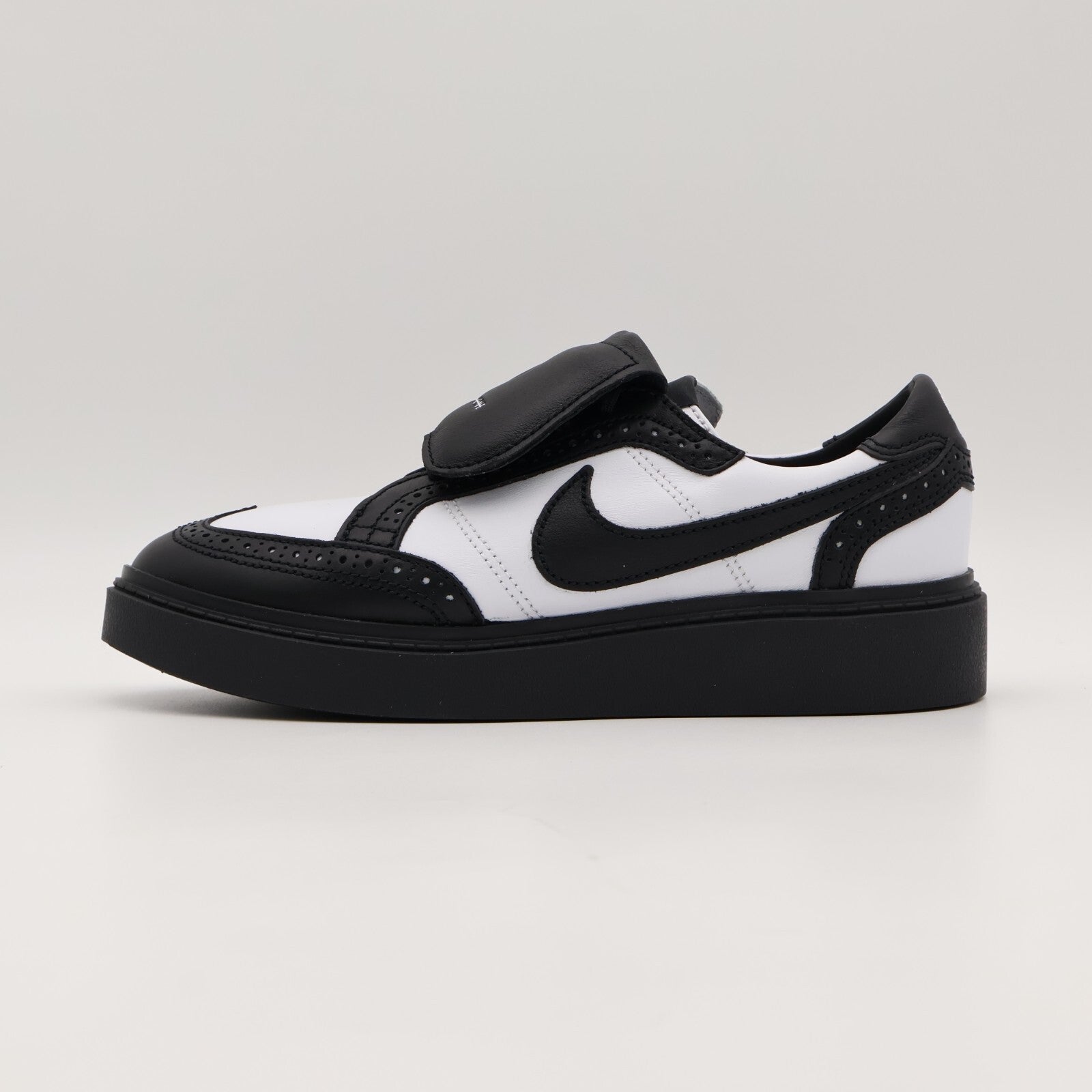 DH2482-101 PEACEMINUSONE Ã Nike Kwondo 1 G-Dragon Panda Wingtip Leather Dress