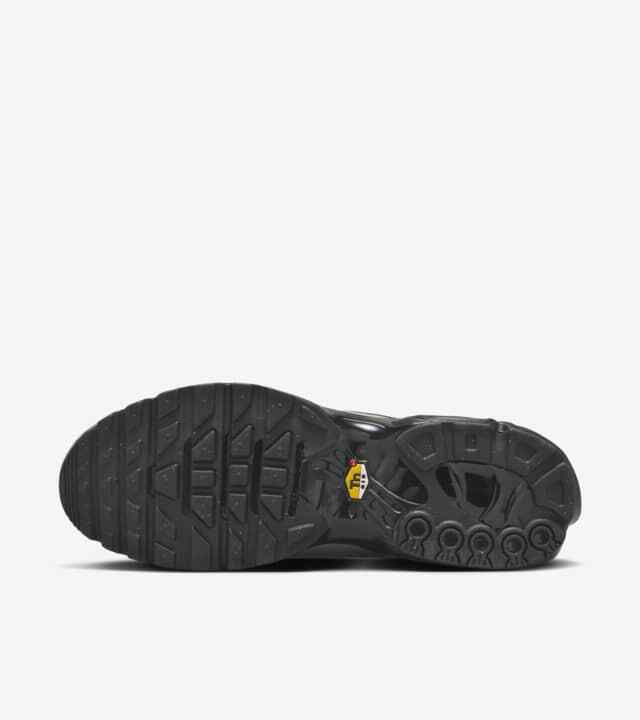 HM6850-001 Nike Air Max Plus Tiempo Wolf Grey and Black (Men's)