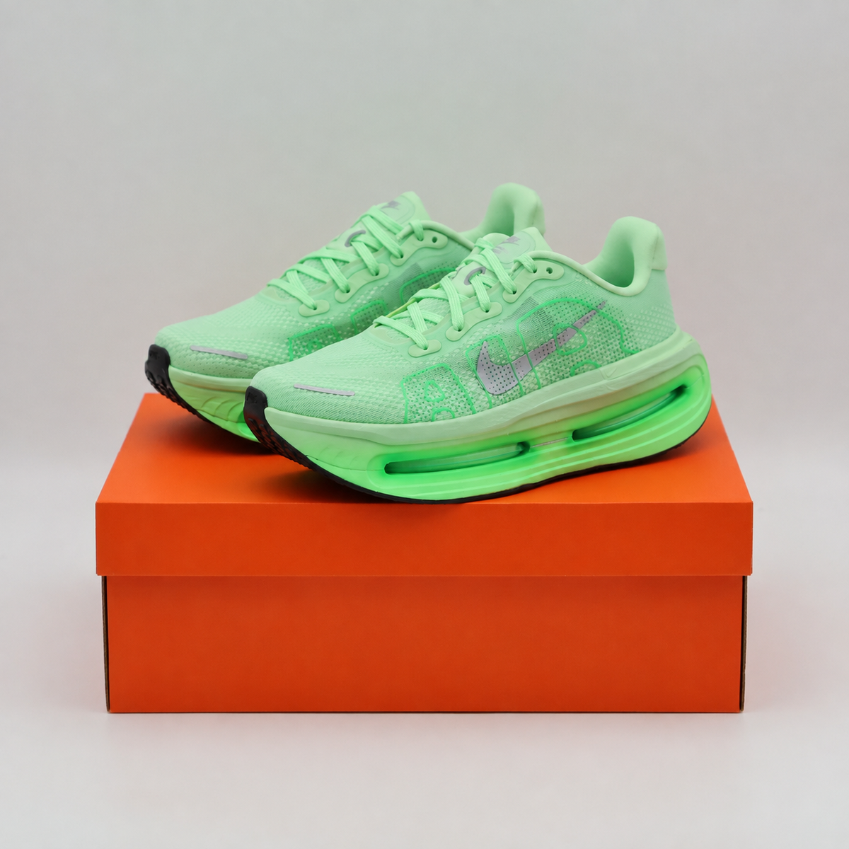 HM5973-302 Nike Vomero Premium "Cucumber Calm" (Women's)