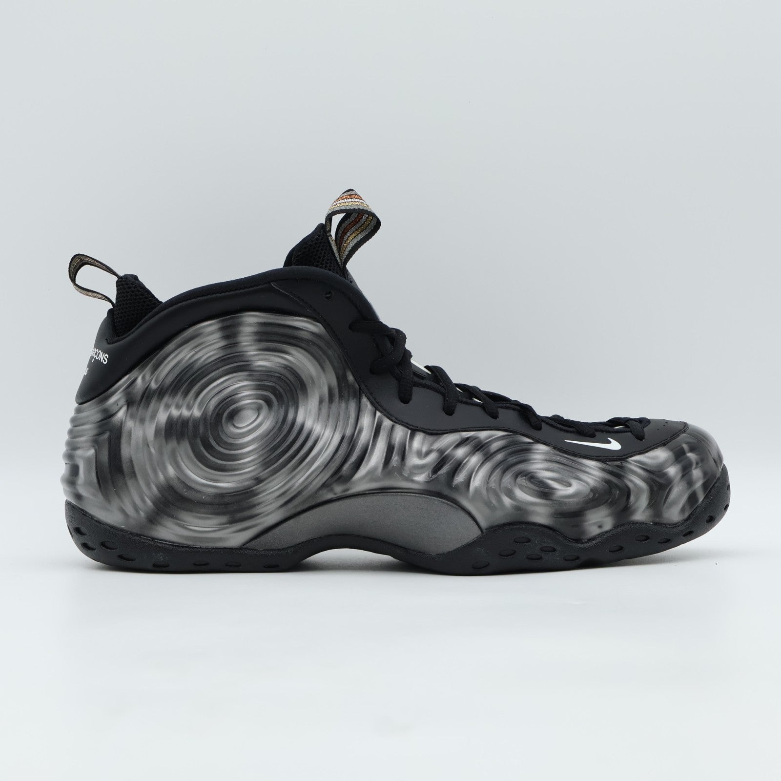 DJ7952-002 COMME des GARÃONS HOMME PLUS Nike Air Foamposite One Olympic (Men's)