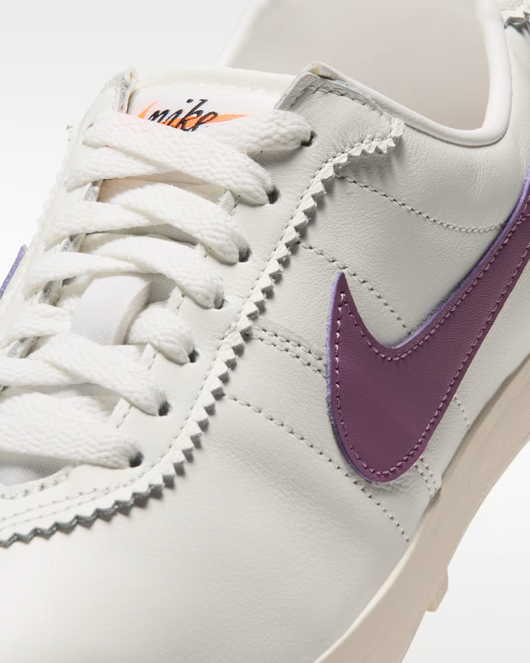 II1259-101 Nike Astrograbber Leather "Sail/Natural" (Women's)