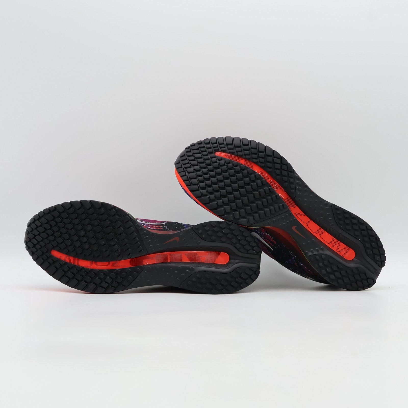 IM6778-902 Nike Pegasus PRM Multi Pixel (Men's)