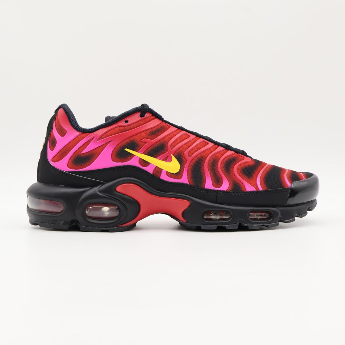 DA1472-600 Nike Air Max Plus TN Supreme University Red Black Fire Pink Maize