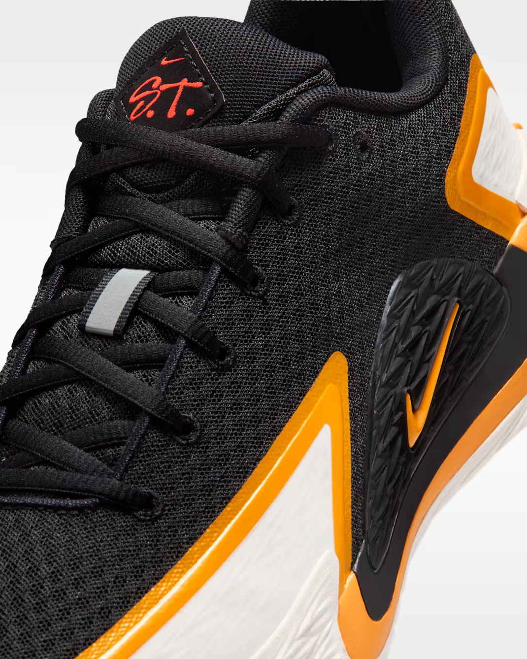 II2284-006 Nike ST Glow "Black/Sail/Gold/Metallic Gold" (Men's)