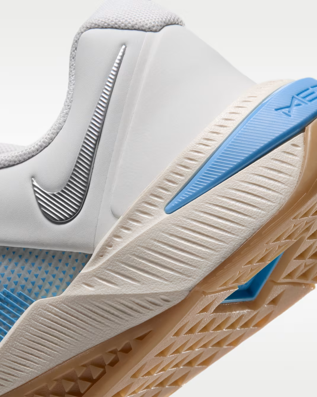 HQ2620-104 Nike Metcon 10 "Summit White/Baltic Blue/Pale Ivory" (Women's)
