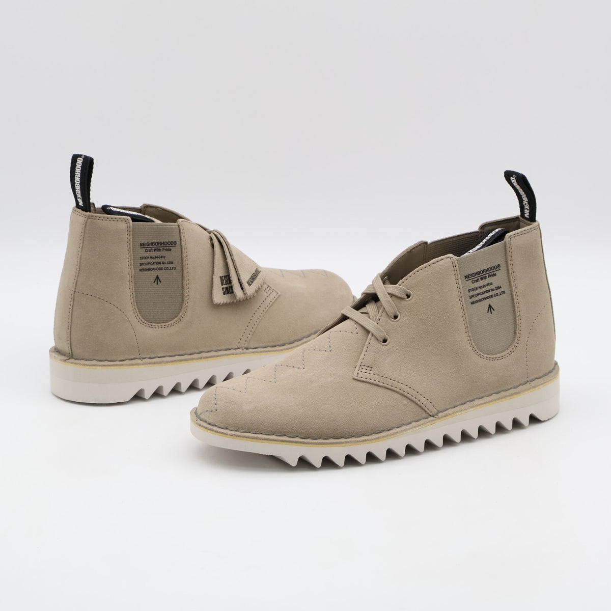 26179531 NEIGHBORHOOD Clarks Desert Boot Beige (Men's)