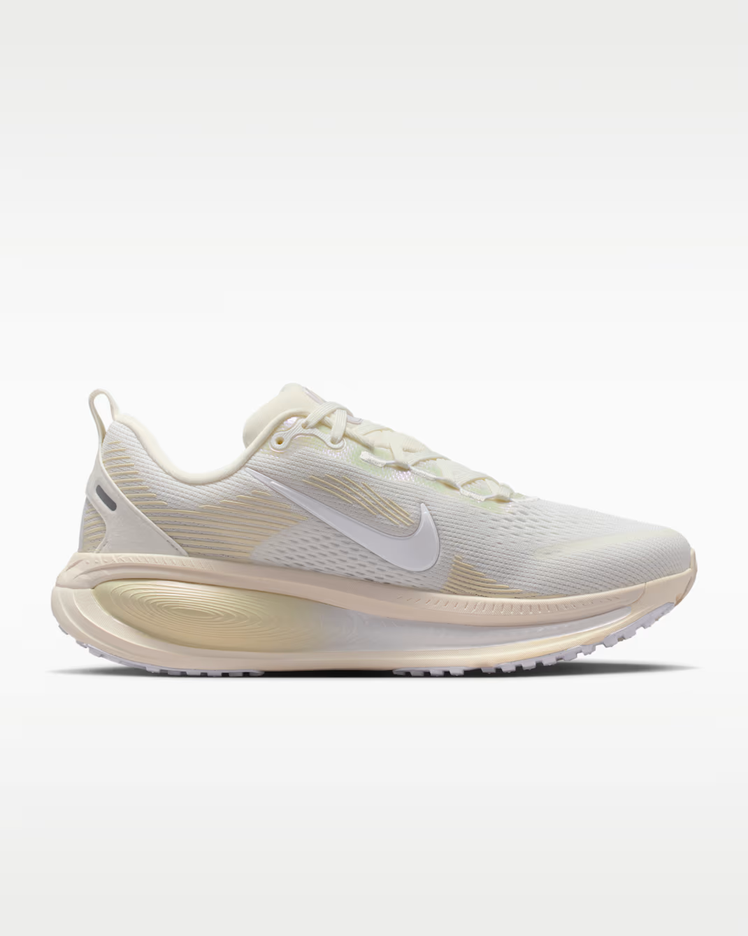 IO9915-100 Nike Vomero 18 Summit White Chalk Sea Glass (Women's)