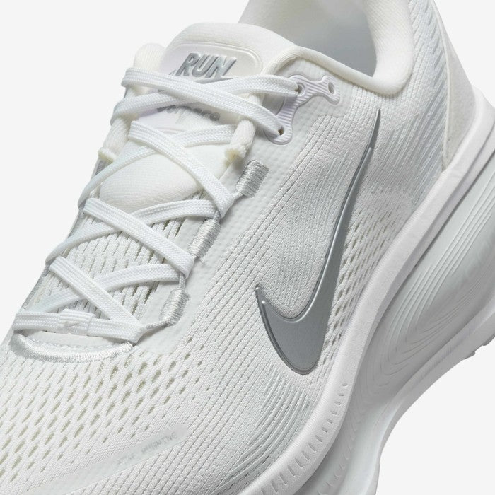 HM6804-104 Nike Vomero 8  White Photon Dust Summit White  Metallic Silve(Women's