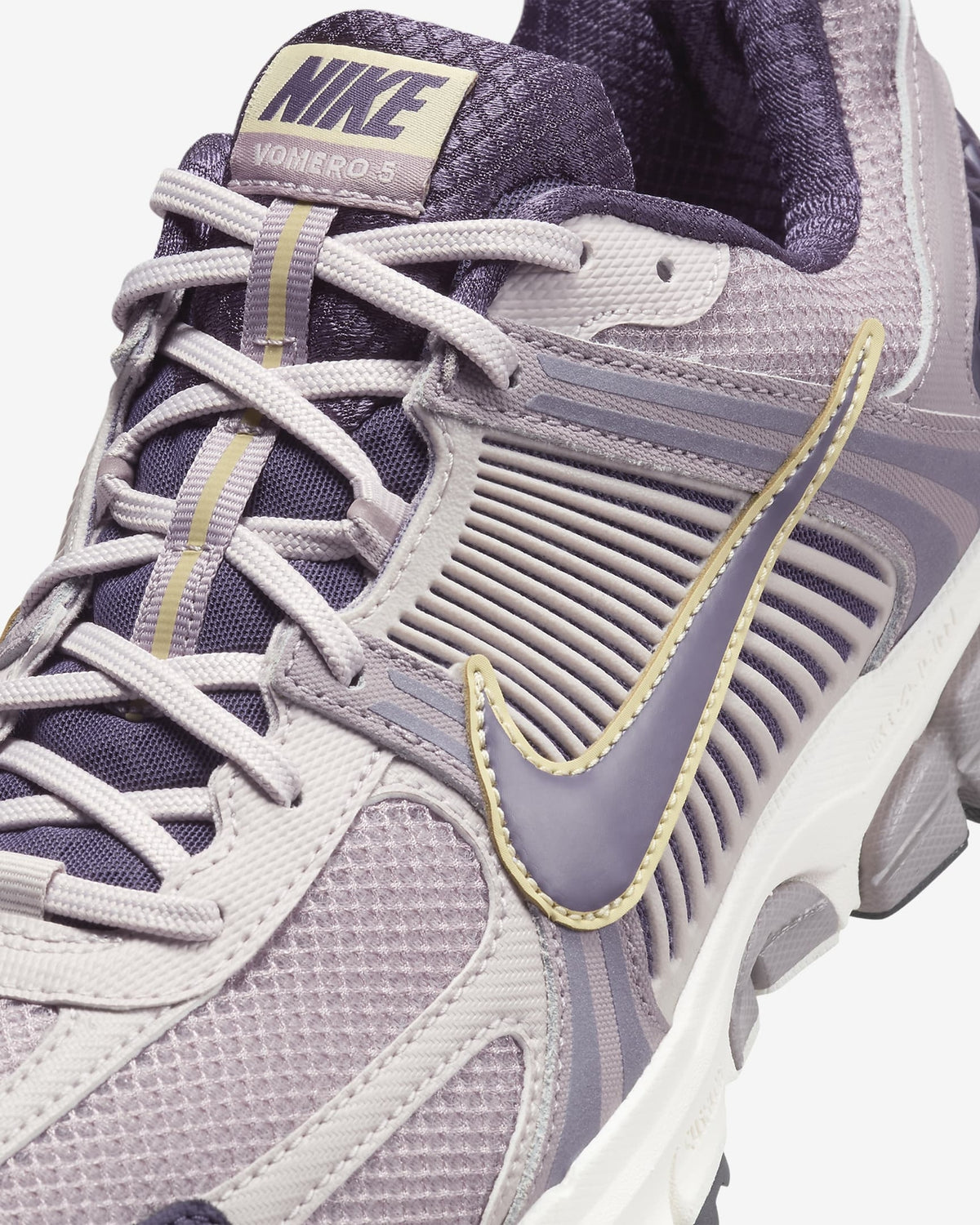 HQ3643-019 Nike Zoom Vomero 5 Platinum Violet Light Violet Ore Team Gold (Men's)