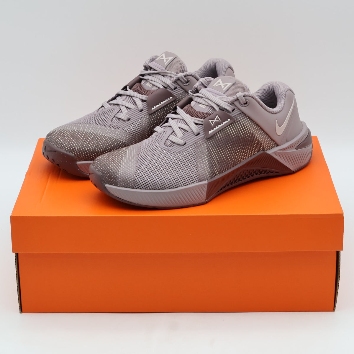 HQ2620-200 Nike Metcon 10 Light Violet Ore Tattoo Silt Red (Women's)