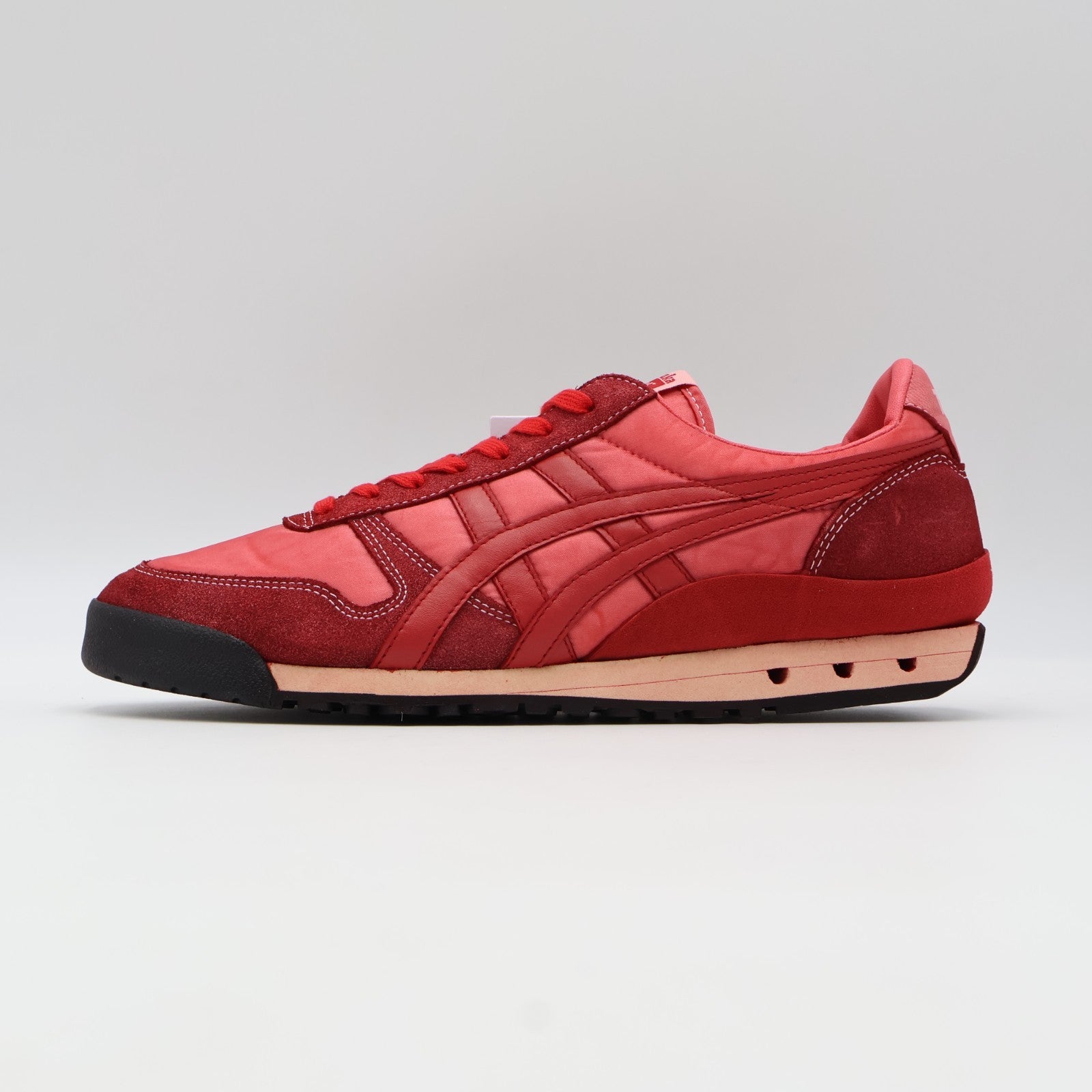 1183C588-600 Onitsuka Tiger NIPPON MADE Ultimate 81 NM Classic Red (Men's)