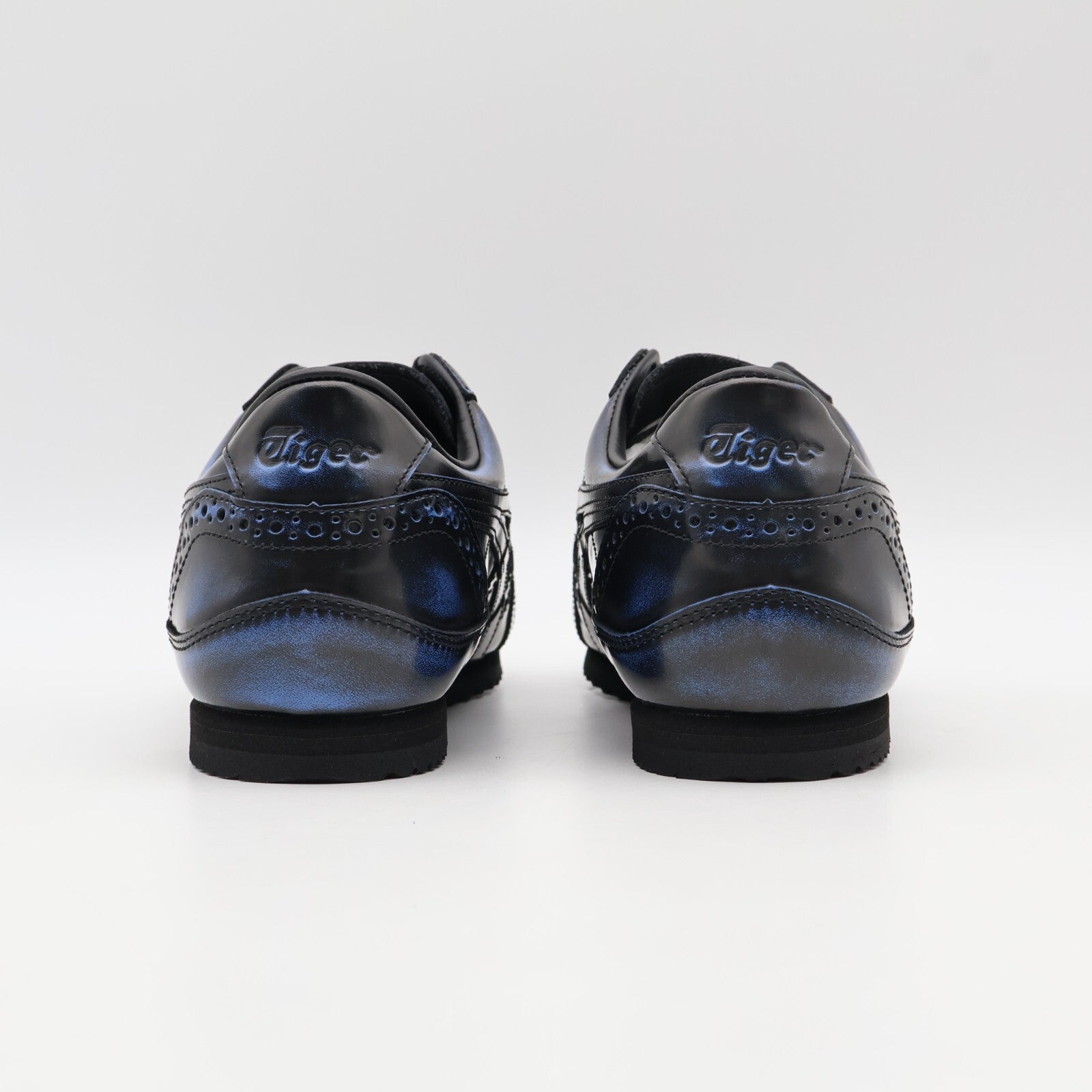 1181A610-001 Onitsuka Tiger NIPPON MADE ULTIMATE TRAINER BLACK TUNA BLUE (Men's)