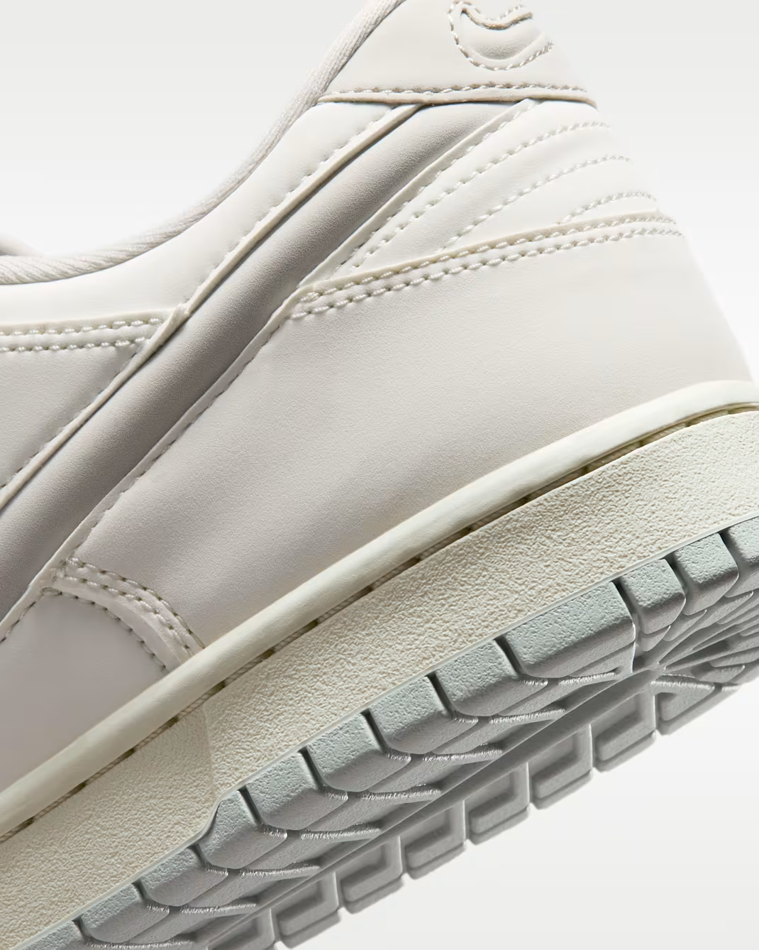 IM4411-100 Nike Dunk Low Retro Premium "Sail/Coconut Milk" (Men's)