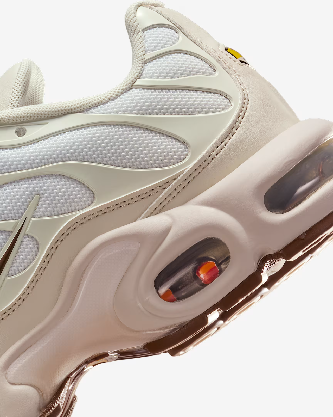 IO0657-100 Nike Air Max Plus Light Orewood Brown (Women's)