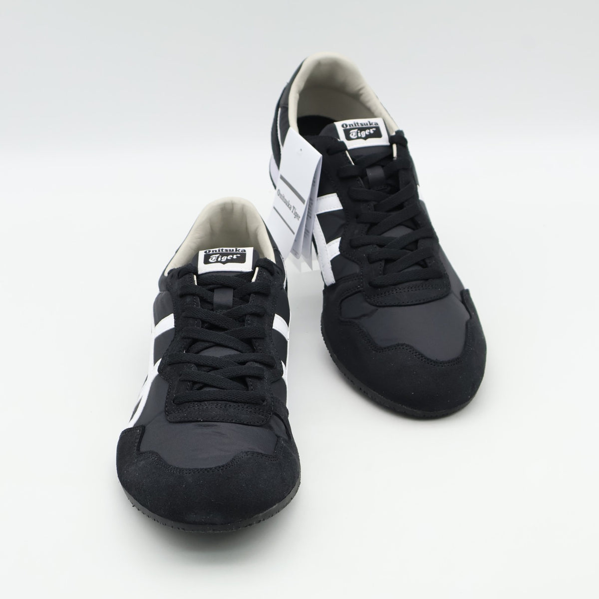 1183B400-001 Onitsuka Tiger SERRANO BLACK WHITE (Men's)