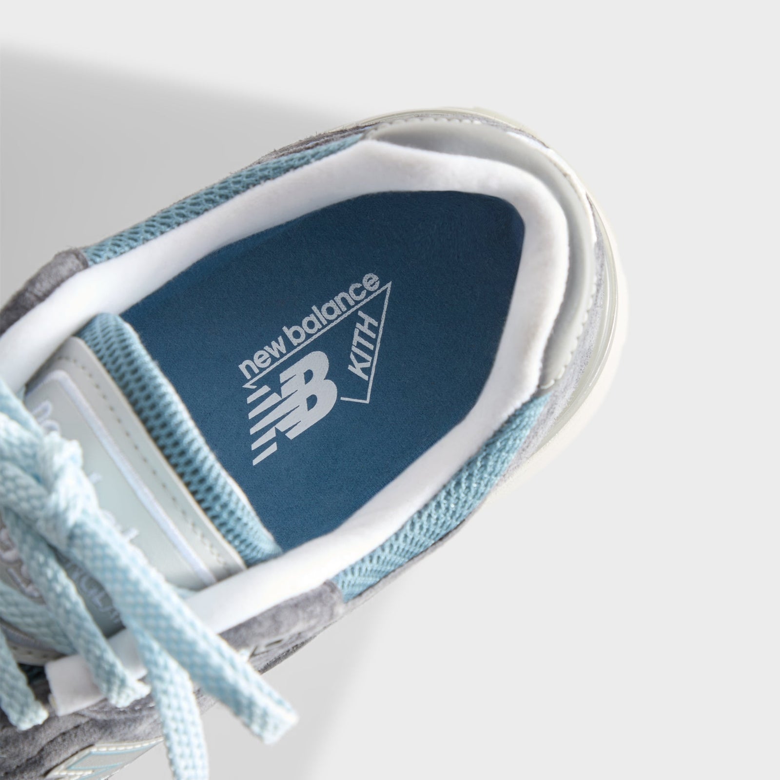 U991KH2 KITH New Balance 991V2 "Asphalt Lead Oyster Mushroom (Men's)