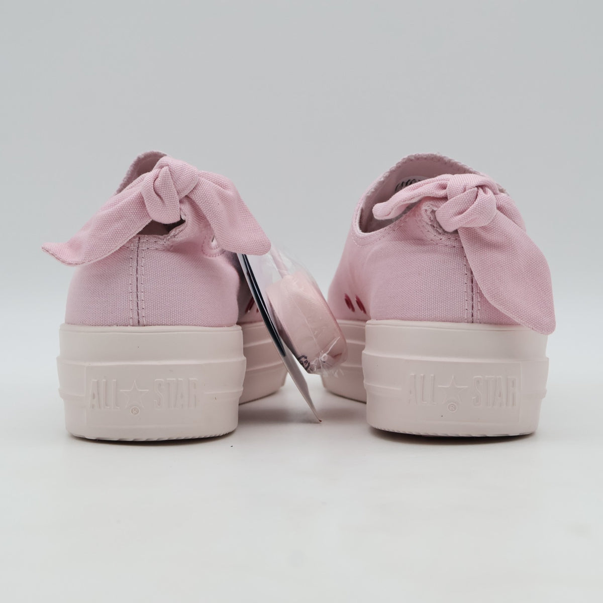 31317600 Oshi no Ko Converse All Star Light PLTS Sherbee OX Ruby (Women's)