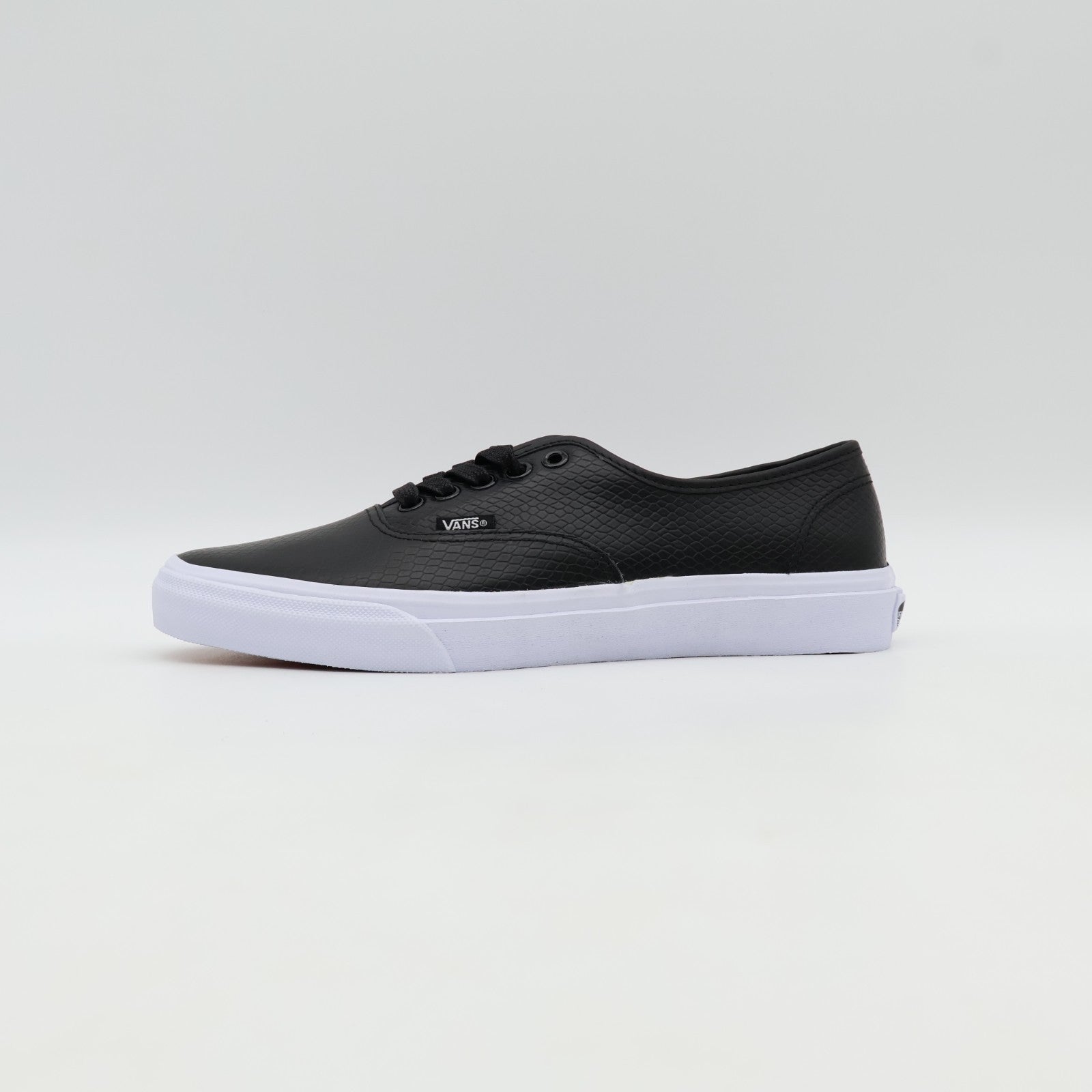 688082-0002 BILLY'S Exclusive Vans Authentic Year of the Snake Black (Men's)