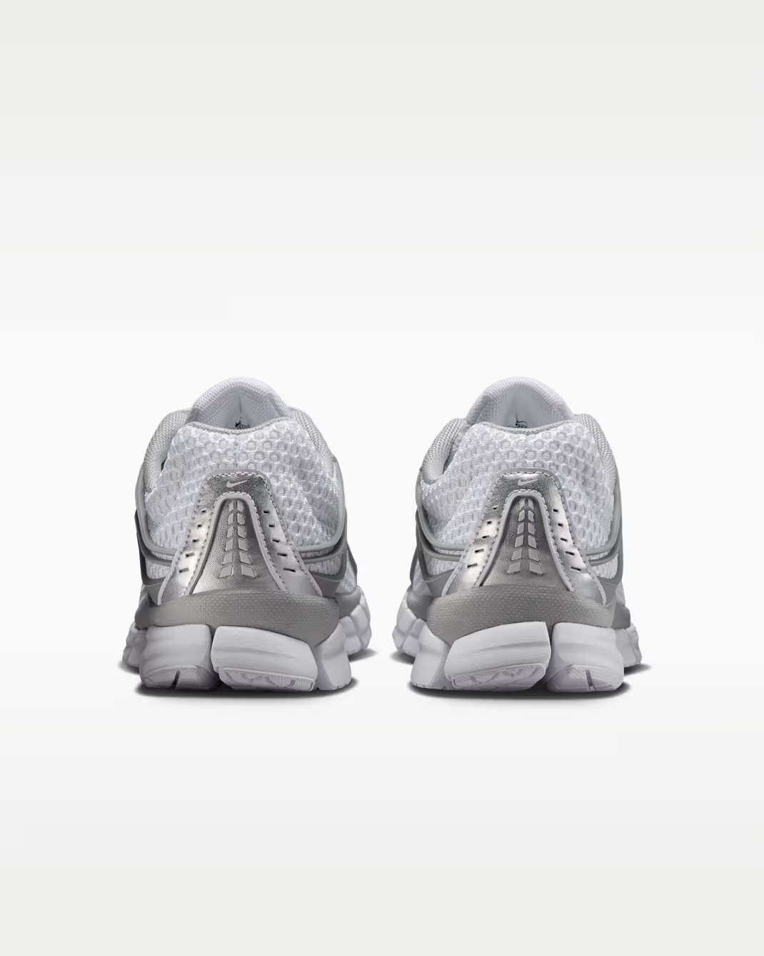 IU7360-103 Nike Zoom Skylon 11 "White/Metallic Silver" (Women's)