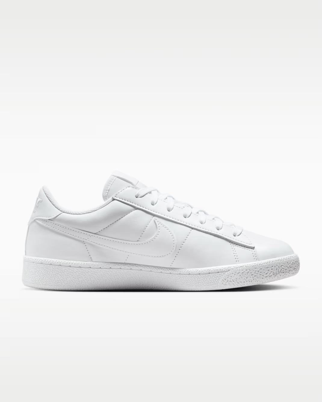 IQ7387-107 Nike Tennis Classic "White" (Women's)
