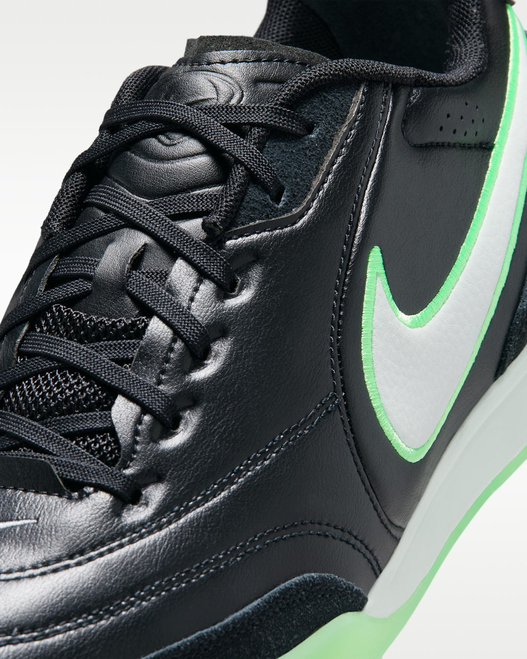 HQ7017-001 HQ7017-001 Nike Tiempo Streetgato Black/Illusion Green (Men's)
