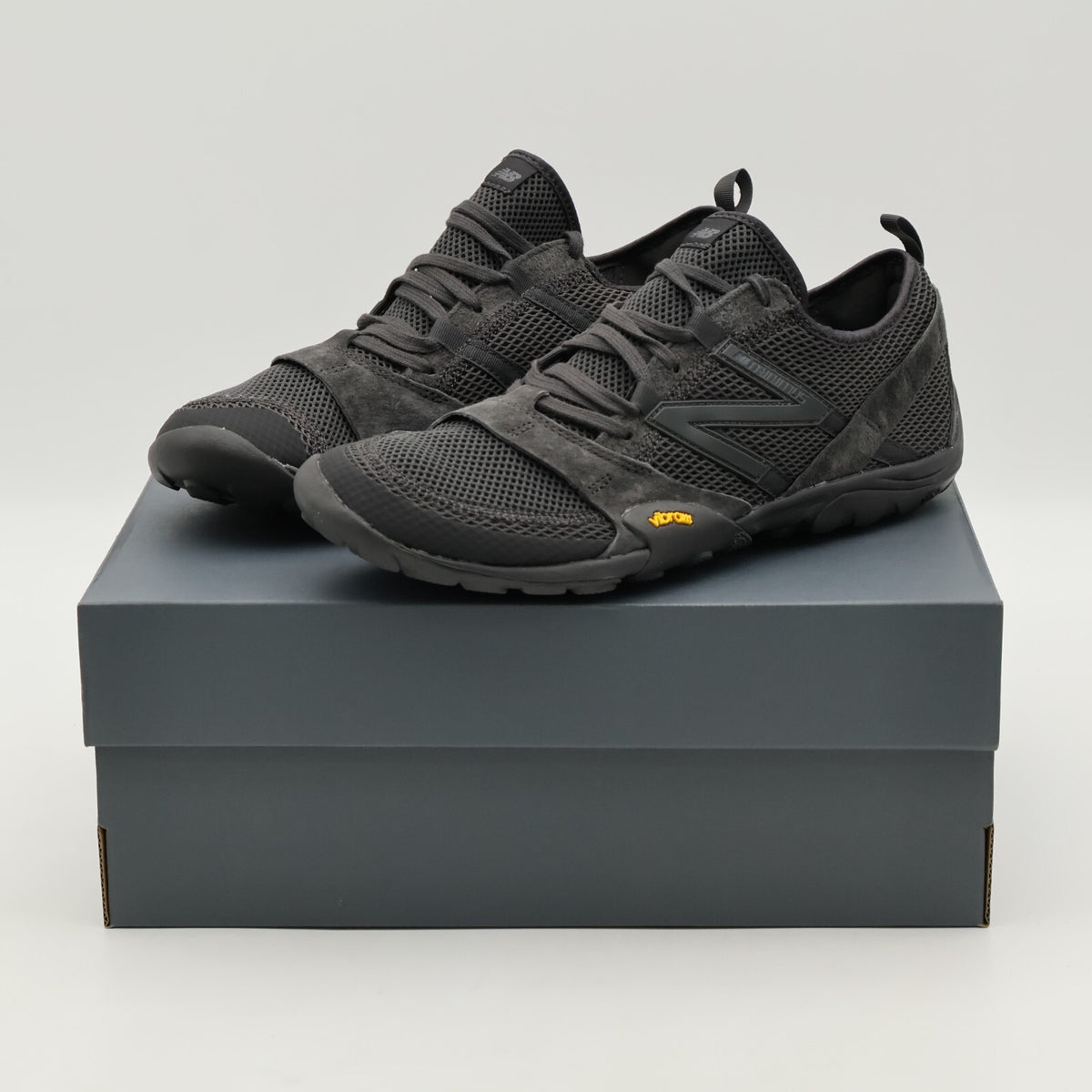 MT10OAC New Balance MT10 Black Castlerock (Men's)
