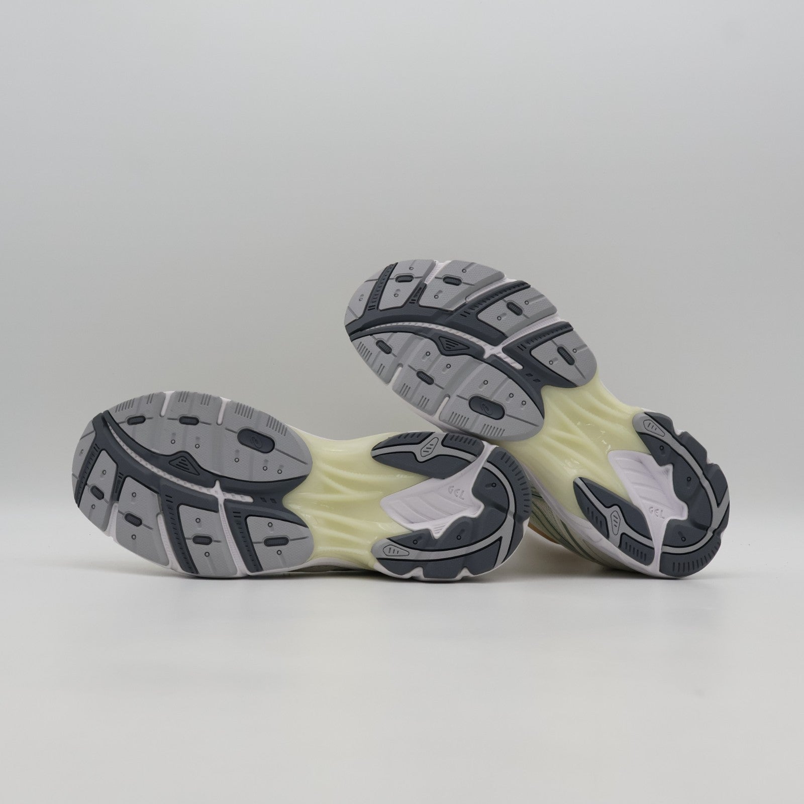 1203A320-105 Asics GT-2160 Cream Jasper Green (Men's)