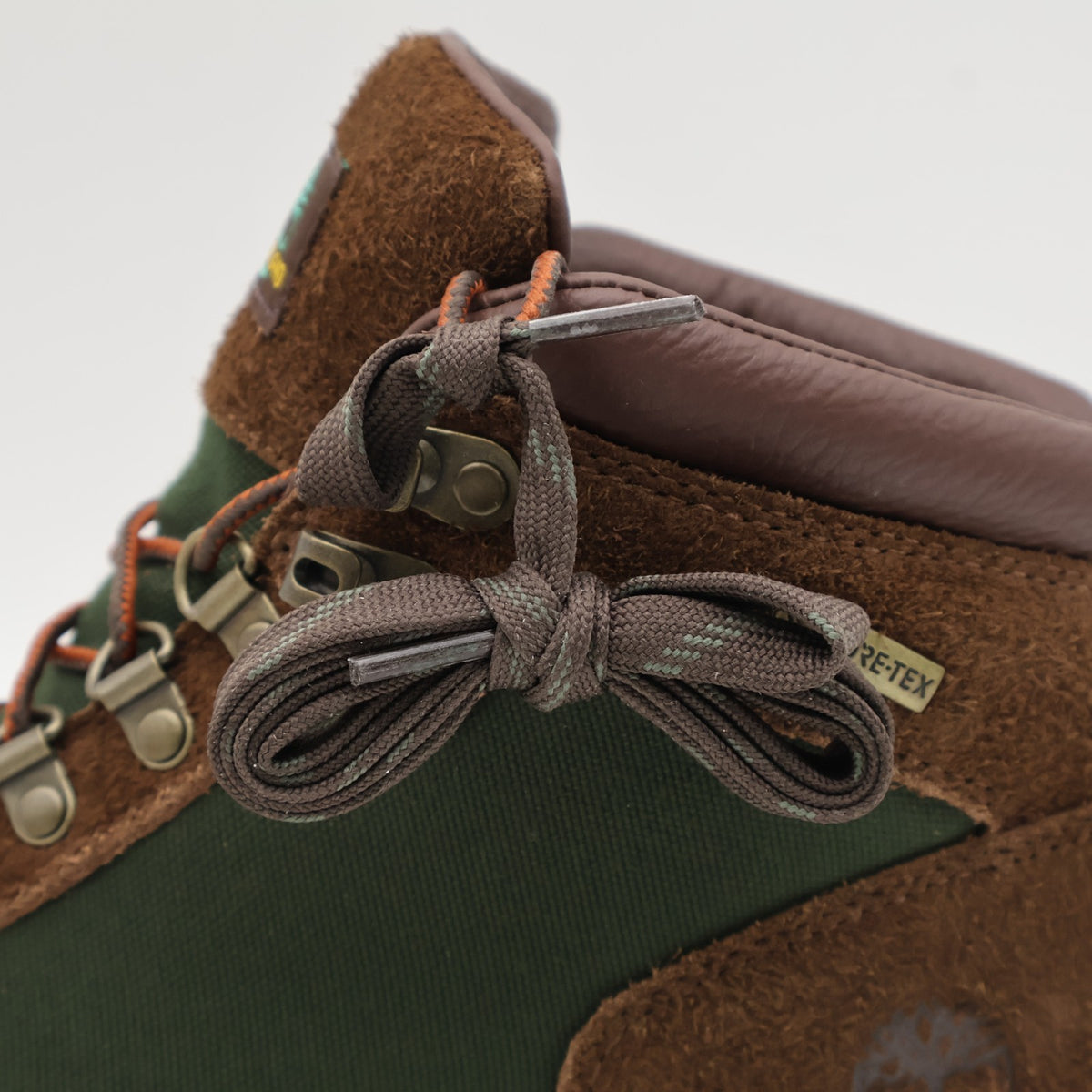 TB0A6EYDW01 the Apartment Timberland Vibram Mash GORE-TEX Brown (Men's)
