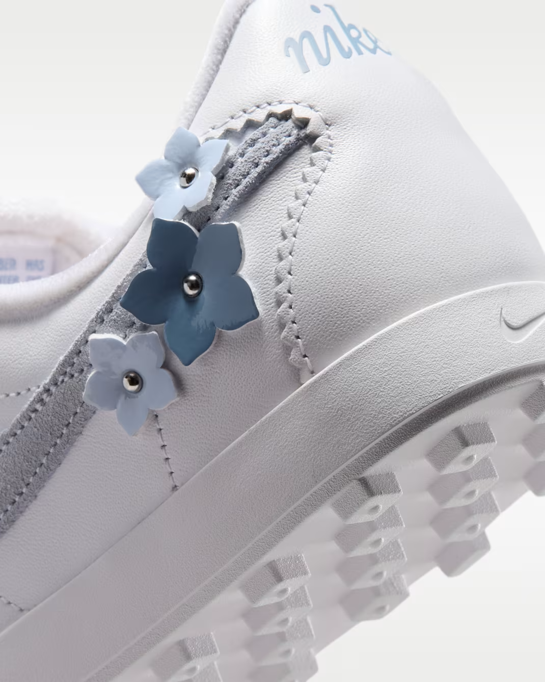 IM9990-100 Nike Astrograbber "Florette/White/Work Blue" (Women's)