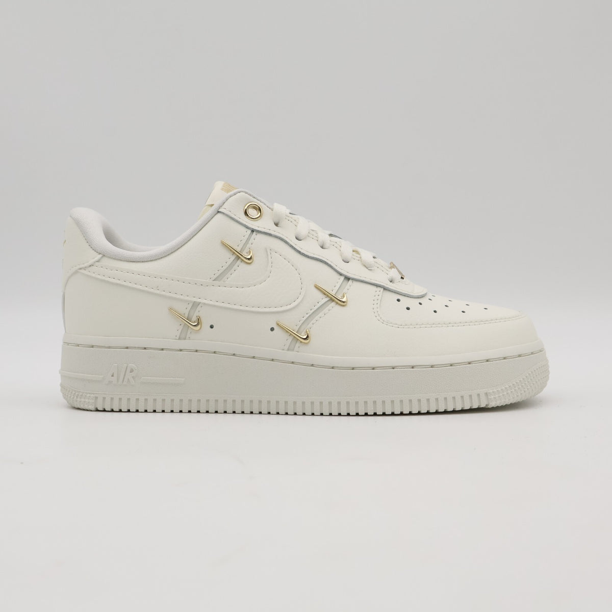FV3654-111 Nike Women's Air Force 1 '07 LX Sail Metallic Gold (Women's)