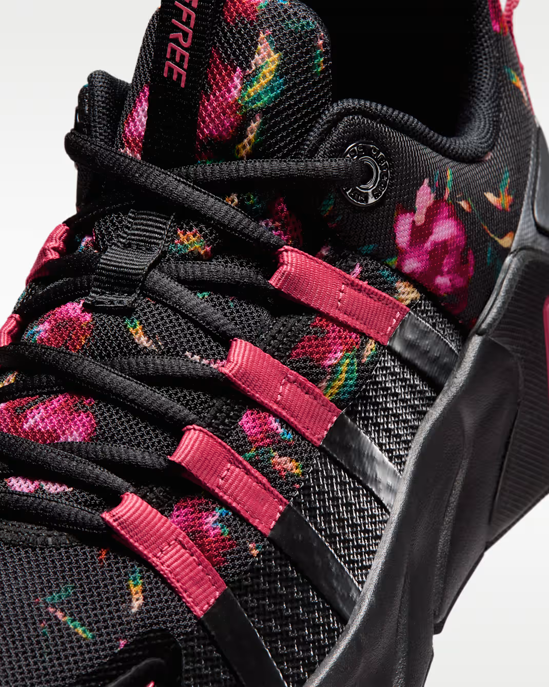 IR0153-001 Nike Free Metcon 7 SE "Black/Black/Sea Coral" (Women's)