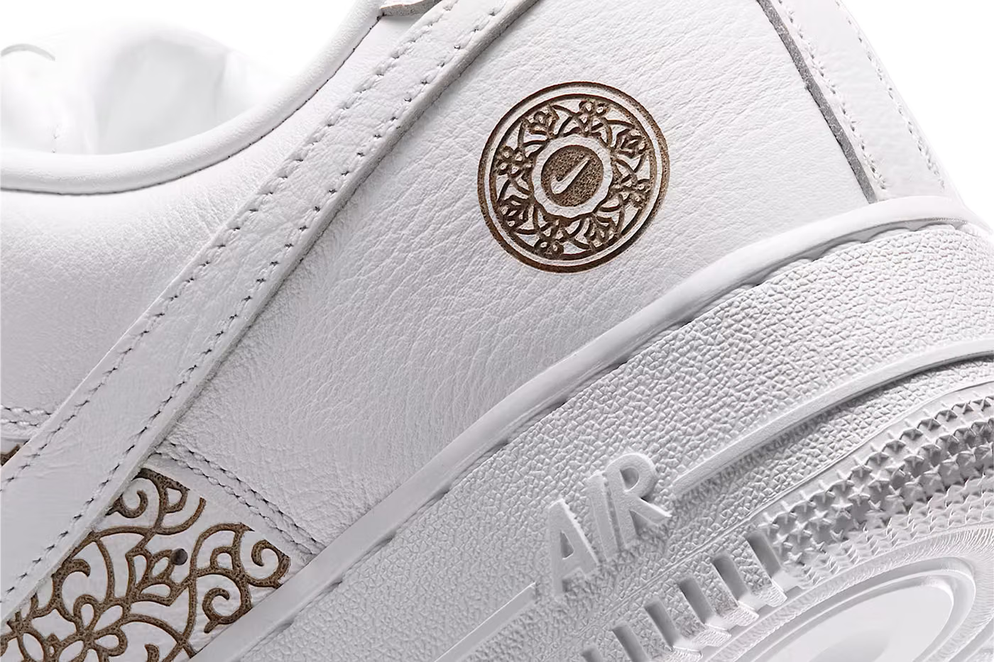 IV5754-100 Nike Air Force 1 Low "Family Reunion" (Men's)