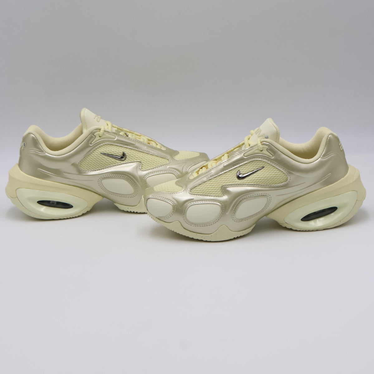 FV1920-700 Nike Women's Air Max Muse Alabaster Metallic Silver (Women's)