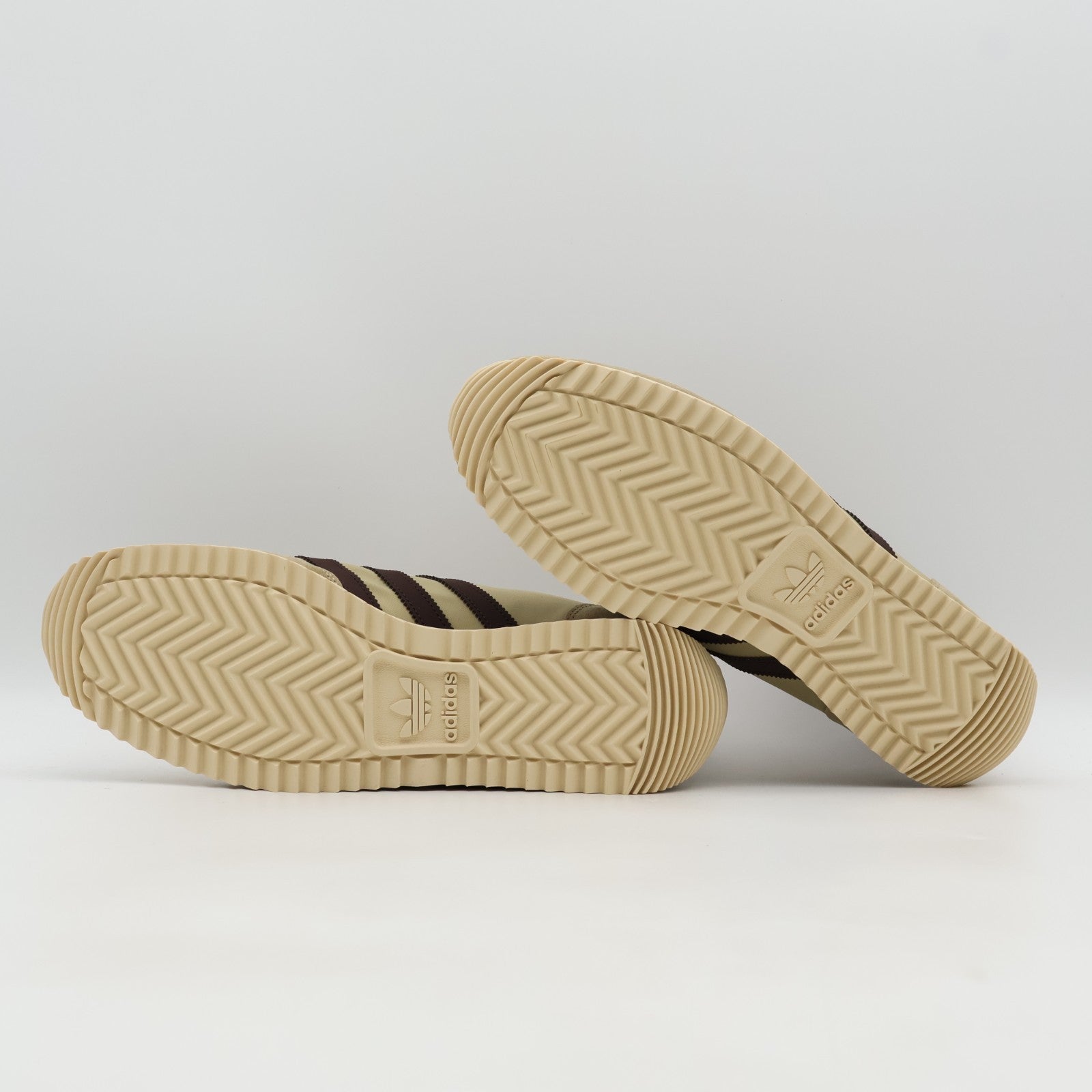 JR4878 Oasis Liam Gallagher adidas Originals Achille Spezial Stone Khaki (Men's)