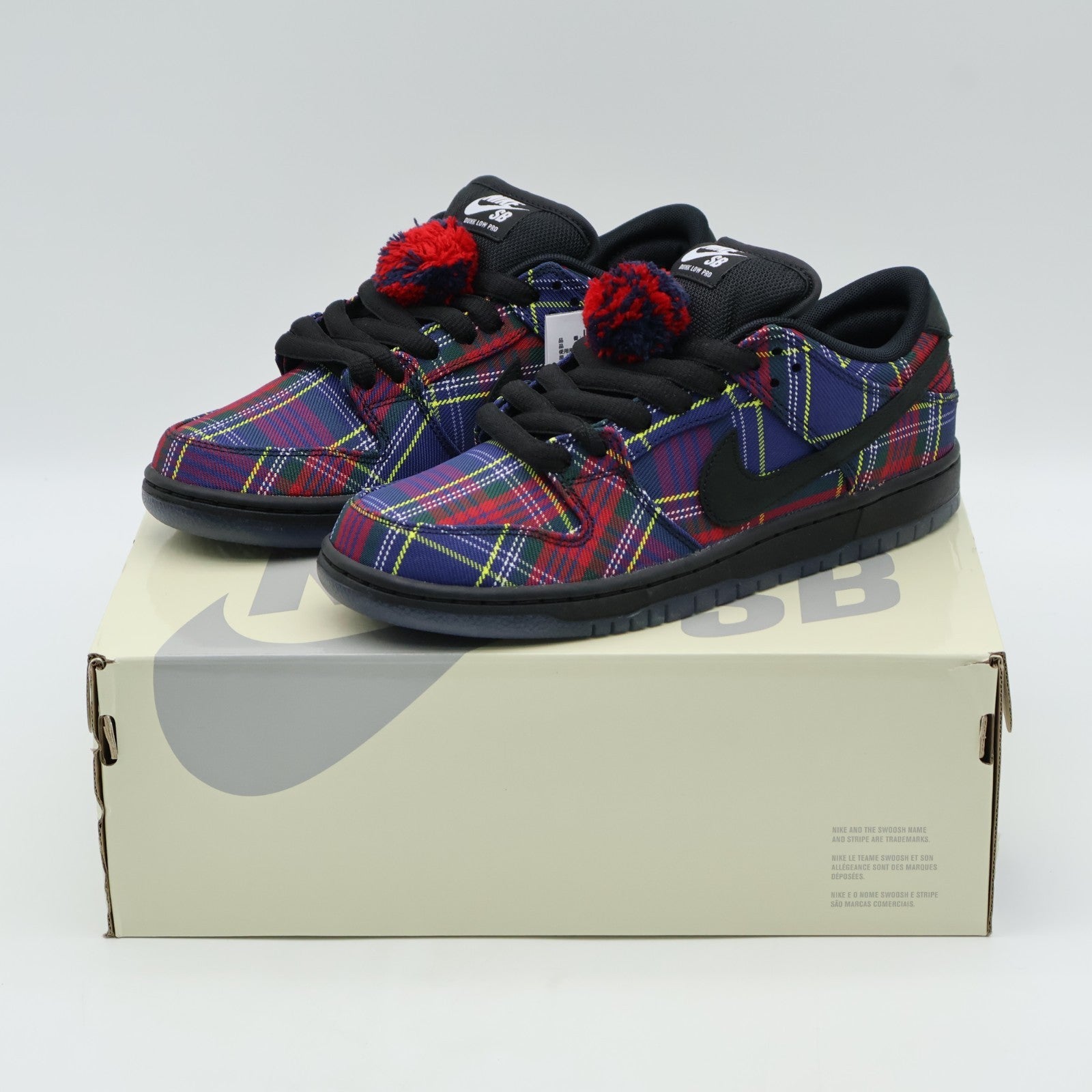 II1493-600 Nardwuar Nike SB Dunk Low Pro QS Tartan (Men's)