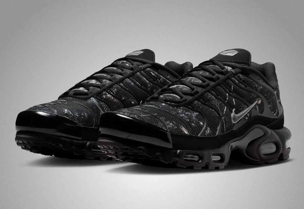 IQ0301-070 Nike Air Max Plus Black (Men's)