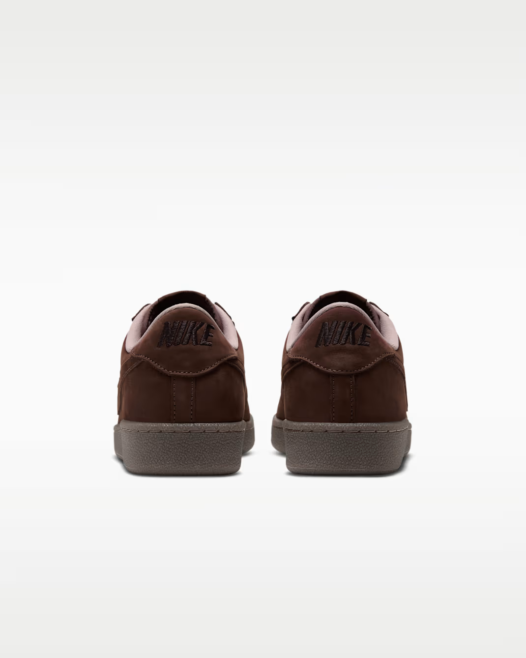 IX0365-200 Nike Tennis Classic CS PRM "Light Chocolate/Gum Dark Brown"