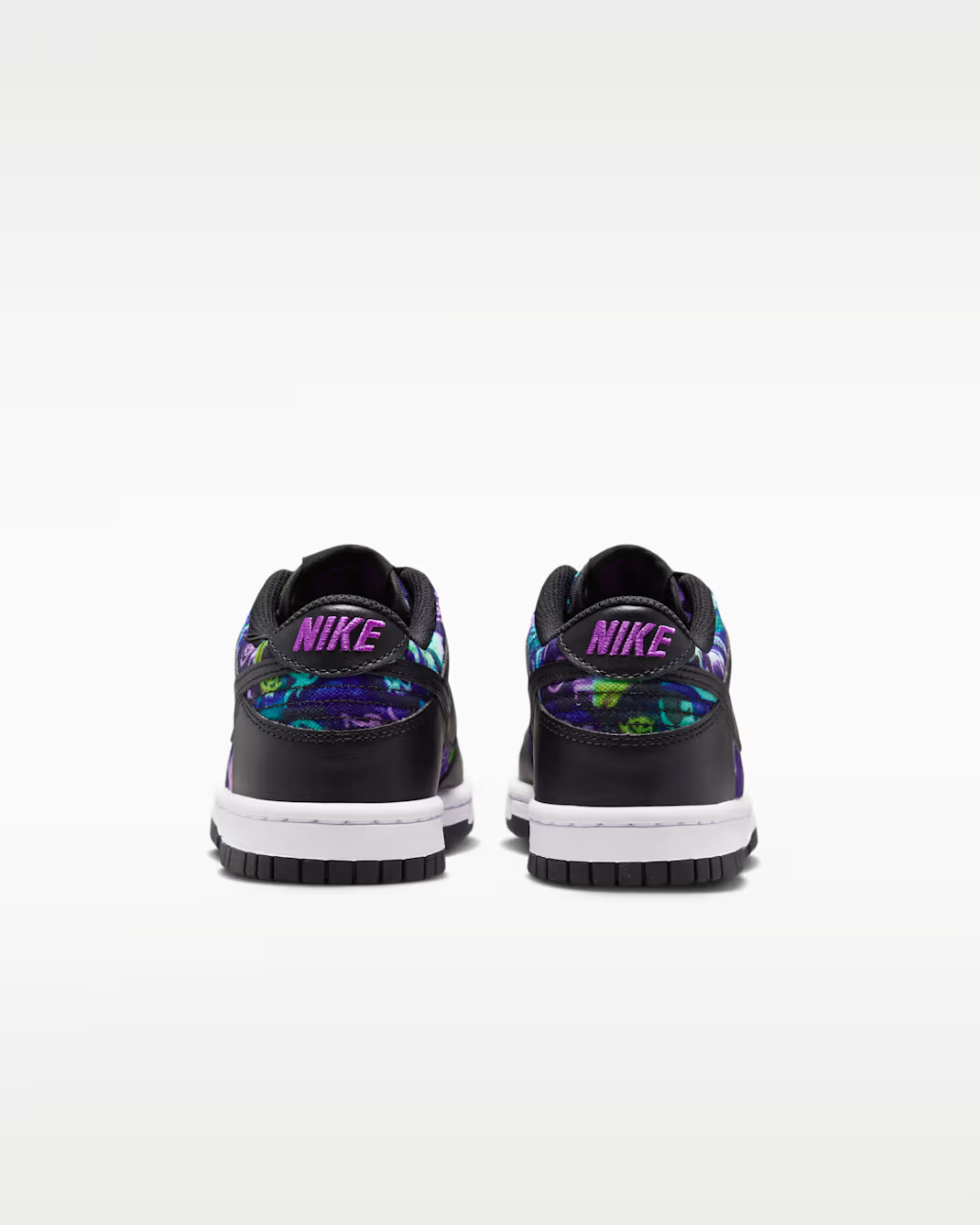 IO2102-900 Andrea Bergart Ã Nike GS Dunk Low "Multi Color"