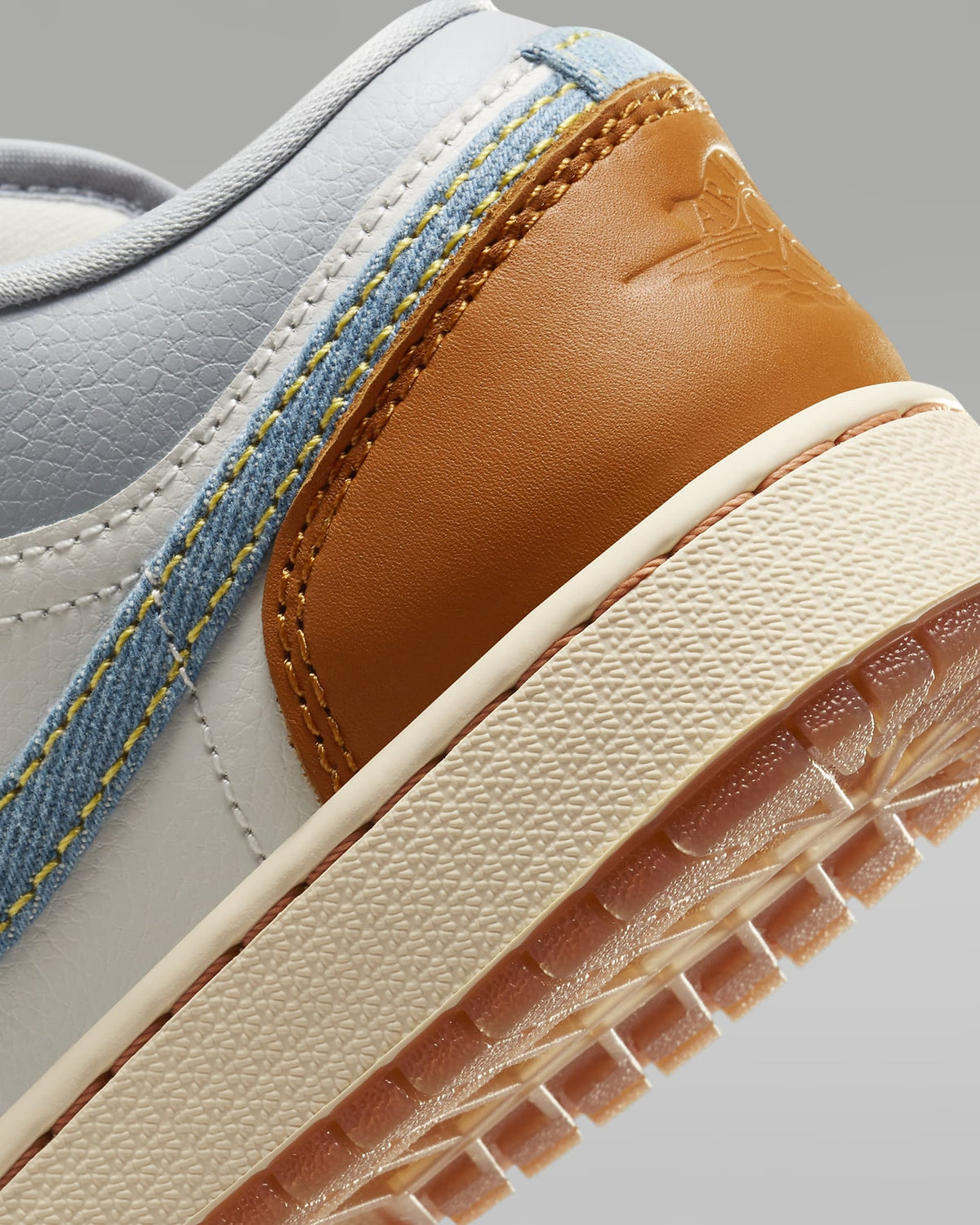 FZ5046-041 Nike GS Air Jordan 1 Low SE Phantom Coconut Milk Amber Brown