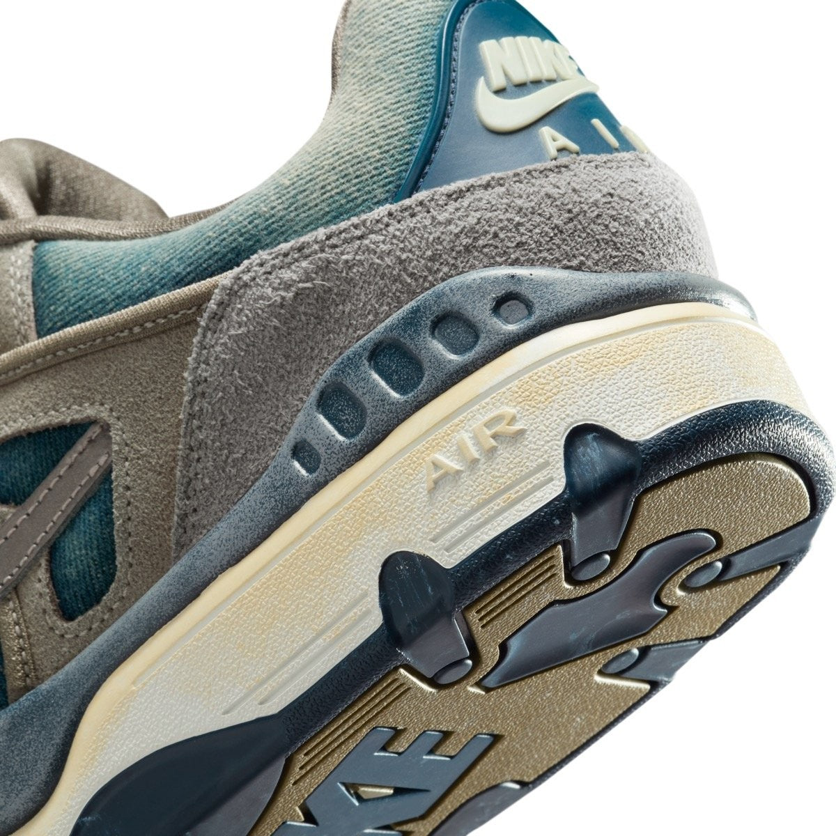 HQ0262-001 NIGOÂ® Ã Levi's Ã Nike Air Force 3 Low Olive Grey ( Men's )